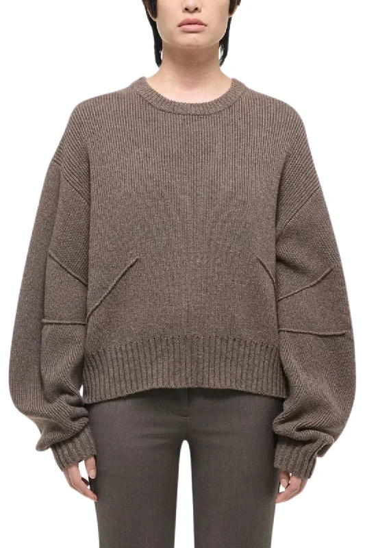 Apex Sweater Water-resistant sweaters