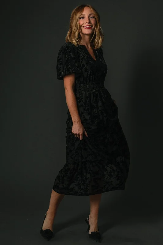 Bronwyn Velvet Dress | Black Lounge unclassified dresses