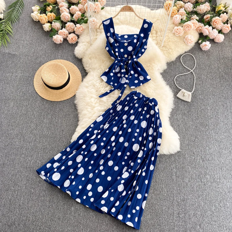 Cute regular polka dot dress two pieces dress  575 Satin unclassified dresses