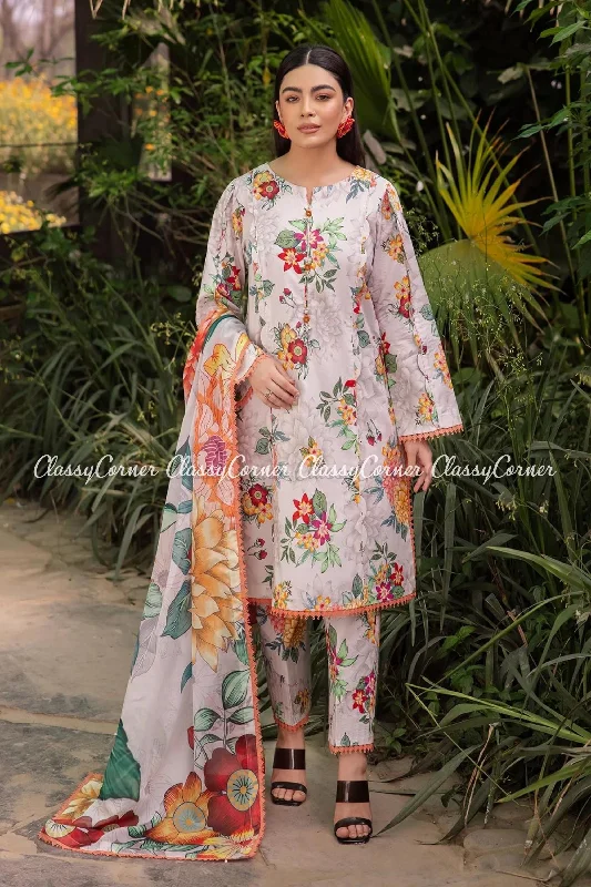 Pakistani Printed Lawn Salwar Kameez Must-have floral dresses for this season